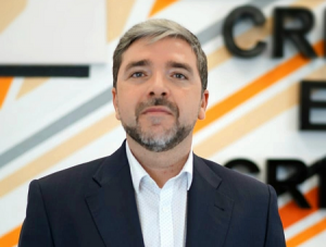David Mato Coronado, intermediario inmobiliario en Torrejón de Ardoz, es responsable y administrador de MACO HENARES, S.L., SERVI-CASA INMOBILIARIA TORREJÓN, S.L. y actualmente presidente de UNICEM.